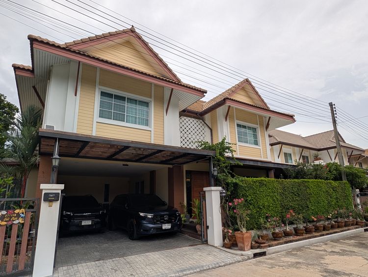 มีบางส่วน ขายบ้านเดี่ยว 2 ชั้น จำนวน 2 หลังติดกัน หมู่บ้านสยาม เนเชอรัล โฮม พระราม 2 ทำเลดี เดินทางสะดวก