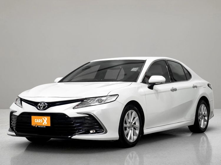 รถ Toyota Camry 2.5 Sport สี ขาว