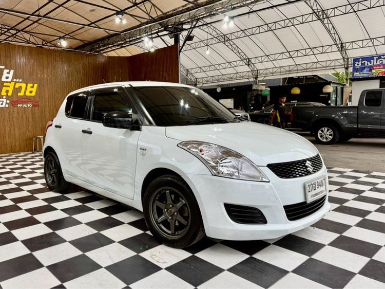 รถ Suzuki Swift 1.2 GA สี ขาว
