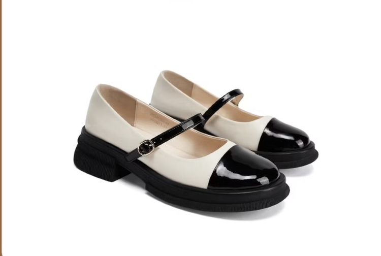 รองเท้าMARY JANE SIZE 37 ขาวดำ