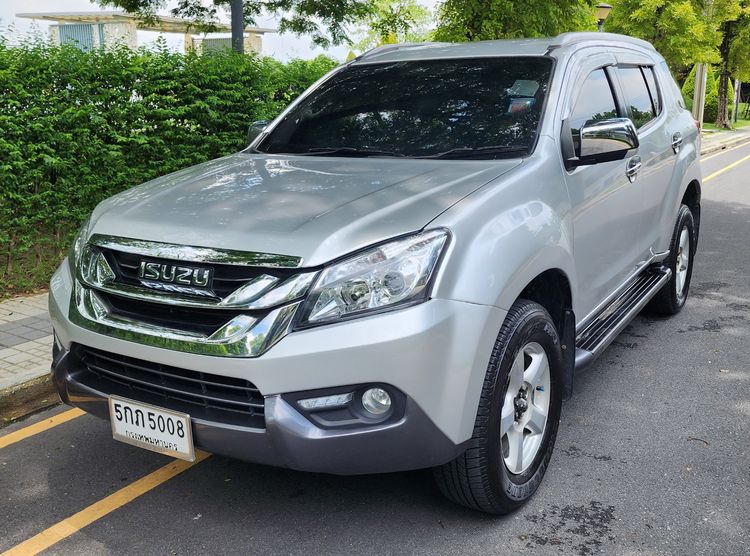 รถ Isuzu MU-X 3.0 Ultimate AT 4WD สี บรอนซ์เงิน