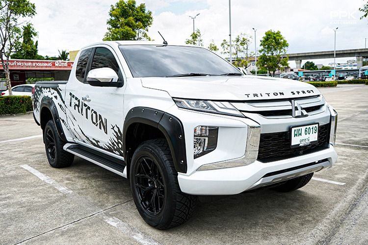 Mitsubishi Triton 2022 2.4 GT Plus Pickup ดีเซล ไม่ติดแก๊ส เกียร์ธรรมดา ขาว รูปที่ 3