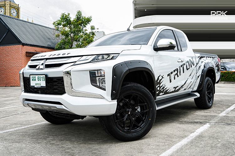 รถ Mitsubishi Triton 2.4 GT Plus สี ขาว