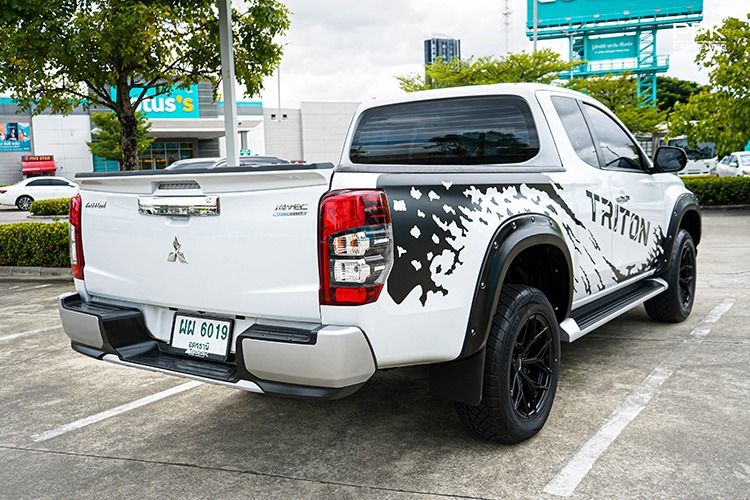 Mitsubishi Triton 2022 2.4 GT Plus Pickup ดีเซล ไม่ติดแก๊ส เกียร์ธรรมดา ขาว รูปที่ 4