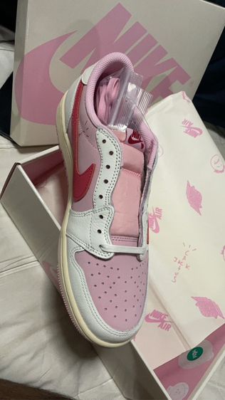 Nike รองเท้าผ้าใบ UK 8 | EU 42 | US 8.5 ชมพู รองเท้า travis scott air jordan 1 low og tropical pink มือ1 size 8.5 us มือ1
