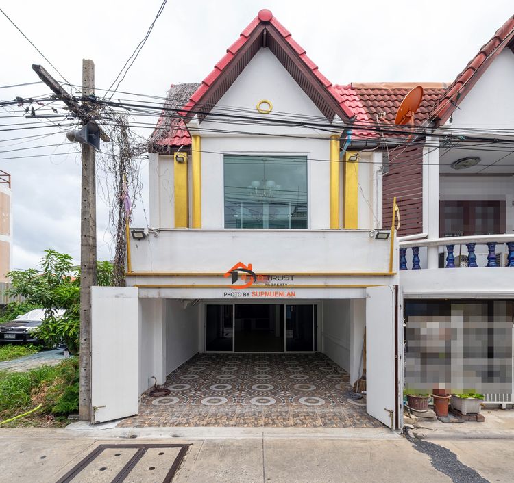 ขาย ทาวน์เฮ้าส์ 2 ชั้น ถ.เทพารักษ์ 15ตร.ว. ในซอย เรวัต 1 พร้อมอยู่ 