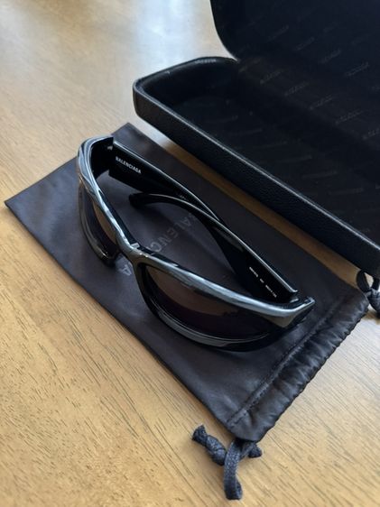 Balenciaga รุ่น Swift Oval รหัสรุ่น BB0157S สี001 รูปที่ 4