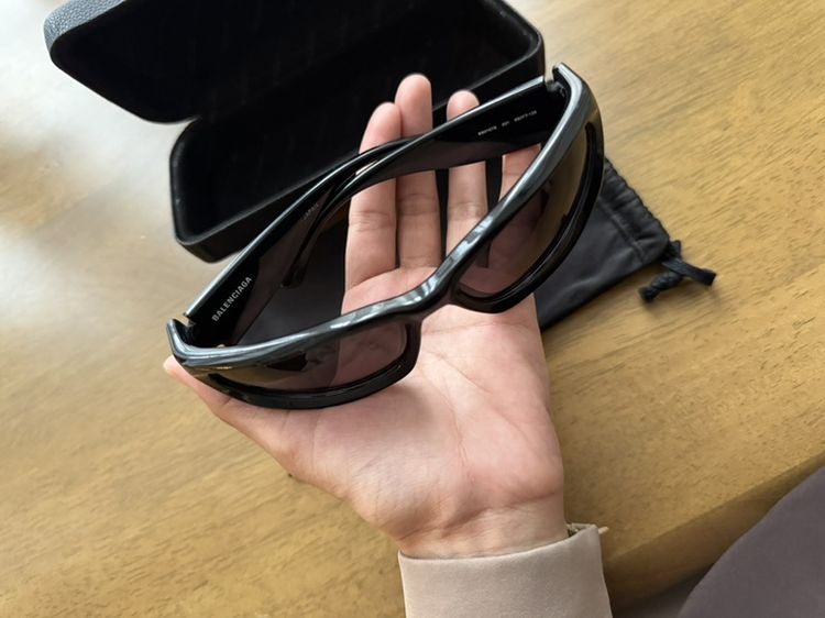 Balenciaga รุ่น Swift Oval รหัสรุ่น BB0157S สี001 รูปที่ 8