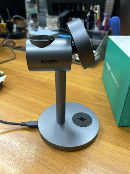 Aukey Magfusion 3 in 1 G อุปกรณ์ชาร์จมือถือและนาฬิกา รูปที่ 6