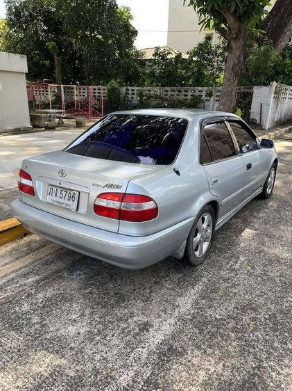 รถ Toyota Altis 1.8 E สี บรอนซ์เงิน