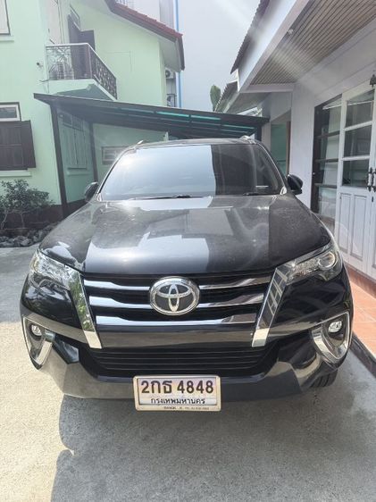 รถ Toyota Fortuner 2.7 V 4WD สี ดำ