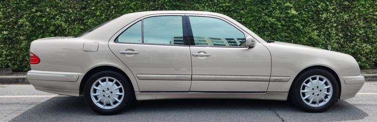Mercedes-Benz E-Class 2000 E240 Sedan เบนซิน เกียร์อัตโนมัติ บรอนซ์ทอง รูปที่ 2