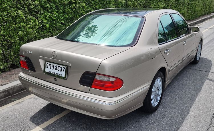 Mercedes-Benz E-Class 2000 E240 Sedan เบนซิน เกียร์อัตโนมัติ บรอนซ์ทอง รูปที่ 3