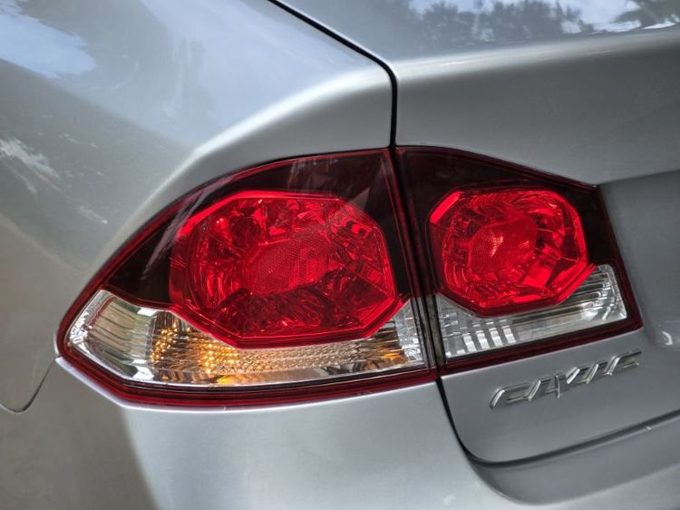Honda Civic 2010 1.8 E i-VTEC Sedan เบนซิน ไม่ติดแก๊ส เกียร์อัตโนมัติ บรอนซ์เงิน รูปที่ 2