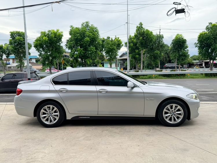 รถ BMW Series 5 520d สี เทา