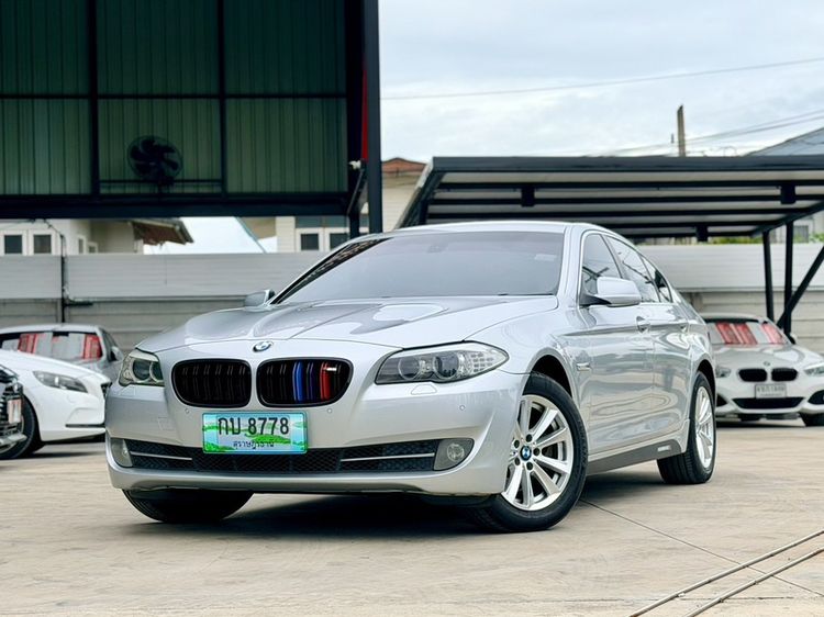 รถ BMW Series 5 520d สี เทา