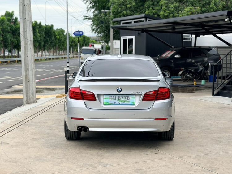 รถ BMW Series 5 520d สี เทา