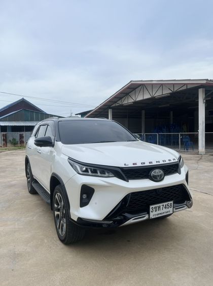 Toyota Fortuner 2021 2.8 Legender Black Top 4WD ดีเซล ไม่ติดแก๊ส เกียร์อัตโนมัติ ขาว
