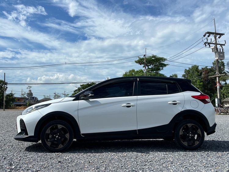 Toyota Yaris 2021 1.2 Sport Premium X Sedan เบนซิน ไม่ติดแก๊ส เกียร์อัตโนมัติ ขาว รูปที่ 4