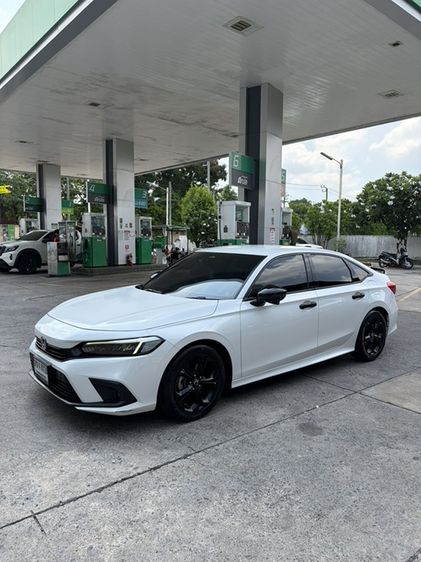 Honda Civic 2021 1.5 Turbo RS Sedan เบนซิน ขาว รูปที่ 3