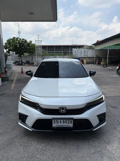 Honda Civic 2021 1.5 Turbo RS Sedan เบนซิน ขาว รูปที่ 2