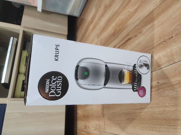 เครื่องชงกาแฟแบบแคปซูล NESCAFÉ Dolce Gusto Genio S Touch (รุ่น KP440E66) สีเงิน