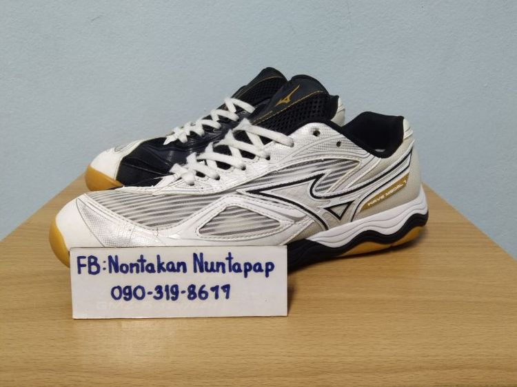 Mizuno Wave Medal 7 สีขาว-ดำSize US8 /EUR40.5 /CM26.0มือ2 สภาพดี พื้นเต็มราคา 900.- รวมส่งครับ