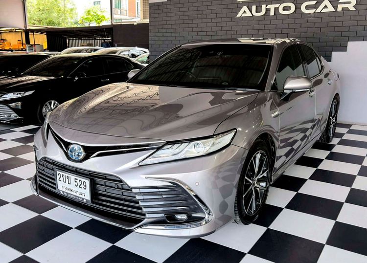 รถ Toyota Camry 2.5 Hybrid สี เทา