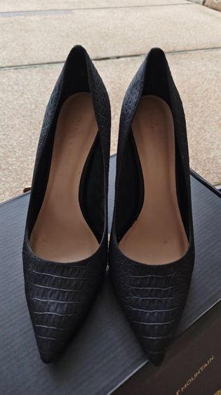 Charles Keith รองเท้าส้นสูง สีดำ ปั้มลายหนังจระเข้ รูปที่ 3