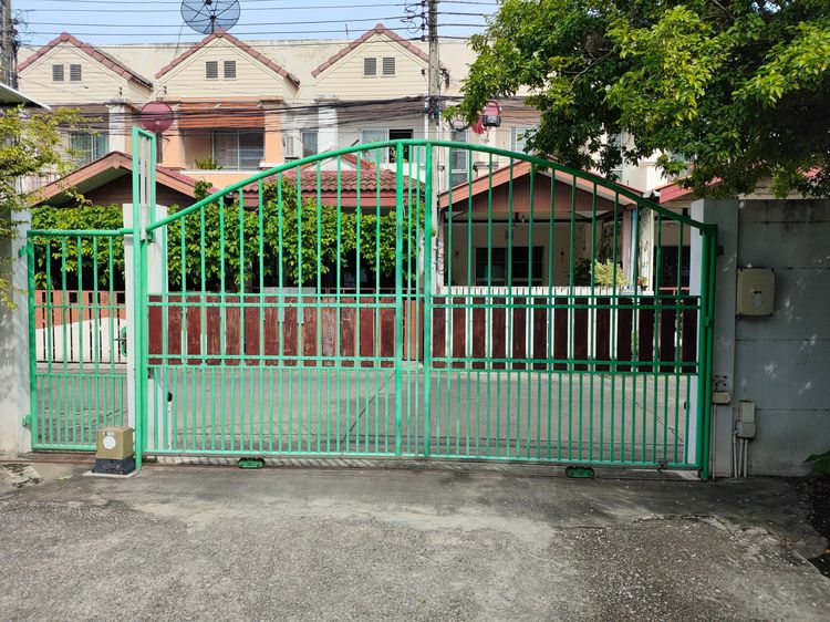 ขายประตูรั้วบ้าน โครงสร้างเหล็กแข็งแรง ความกว้าง 4 เมตร