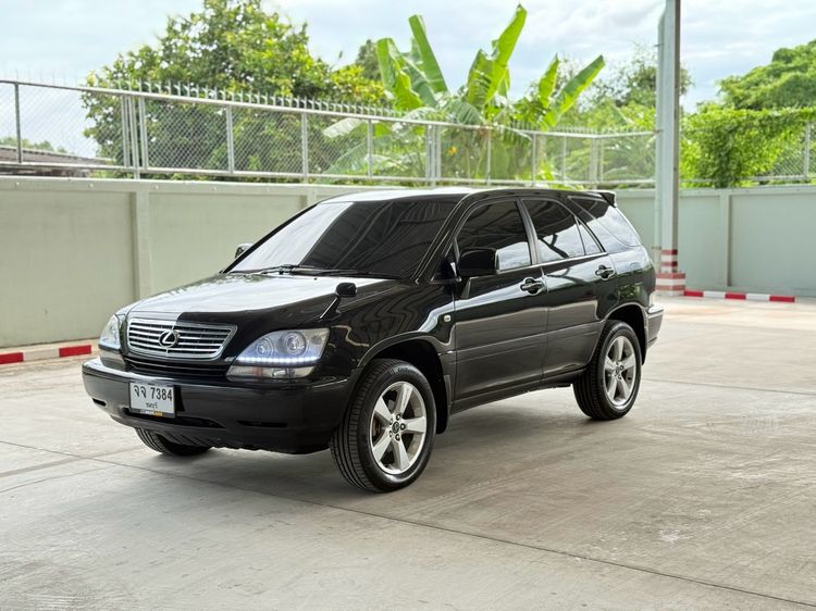 รถ Toyota Harrier 3.0 300G สี ดำ