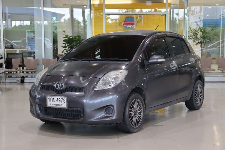 รถ Toyota Yaris 1.5 E สี เทา