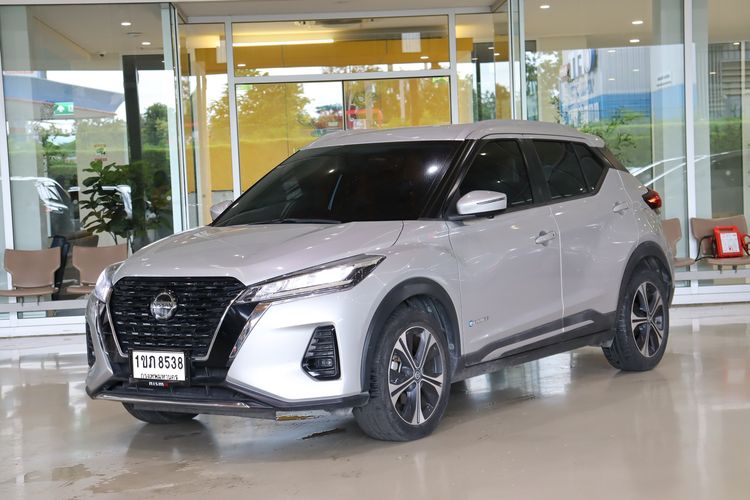 รถ Nissan Kicks 1.2 V สี บรอนซ์เงิน
