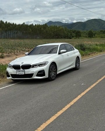 BMW Series 3 2021 320d Sedan ดีเซล ไม่ติดแก๊ส เกียร์อัตโนมัติ ขาว รูปที่ 2