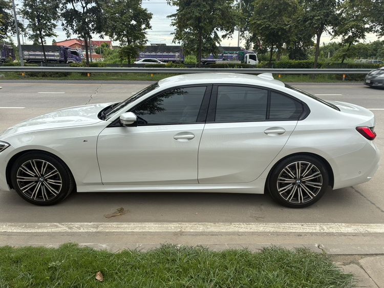 BMW Series 3 2021 320d Sedan ดีเซล ไม่ติดแก๊ส เกียร์อัตโนมัติ ขาว รูปที่ 3
