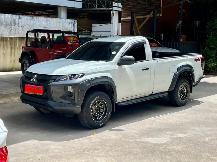 รถ Mitsubishi Triton 2.4 GL 4WD สี ขาว