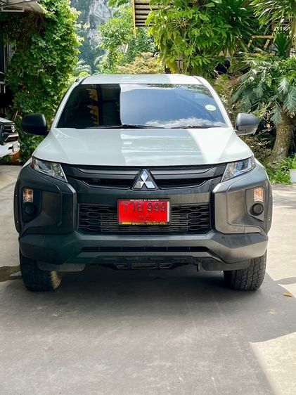 Mitsubishi Triton 2022 2.4 GL 4WD Pickup ดีเซล ไม่ติดแก๊ส เกียร์ธรรมดา ขาว รูปที่ 2
