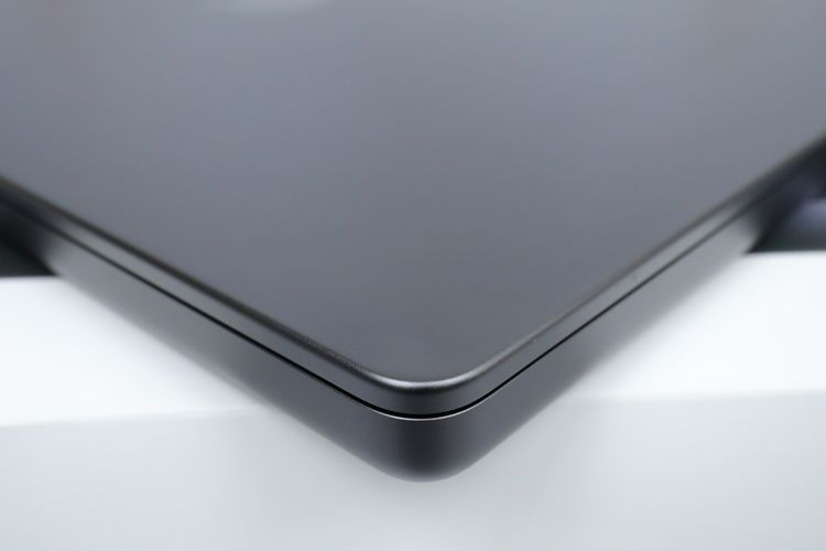 MacBook Pro M5 Max 16" 48.2TB  รูปที่ 6
