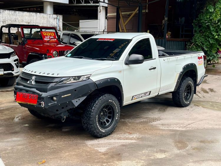 Mitsubishi Triton 2021 2.4 GL 4WD Pickup ดีเซล ไม่ติดแก๊ส เกียร์ธรรมดา ขาว
