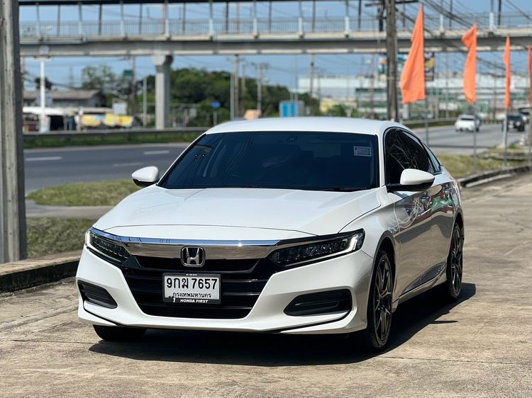 รถ Honda Accord 1.5 Turbo EL สี ขาว
