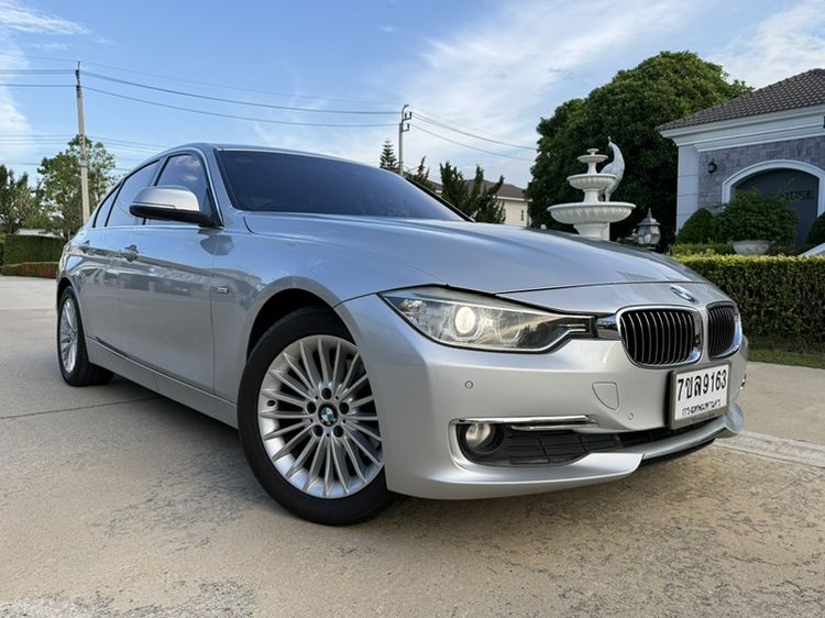 BMW Series 3 2013 320d Sedan ดีเซล ไม่ติดแก๊ส เกียร์อัตโนมัติ บรอนซ์เงิน