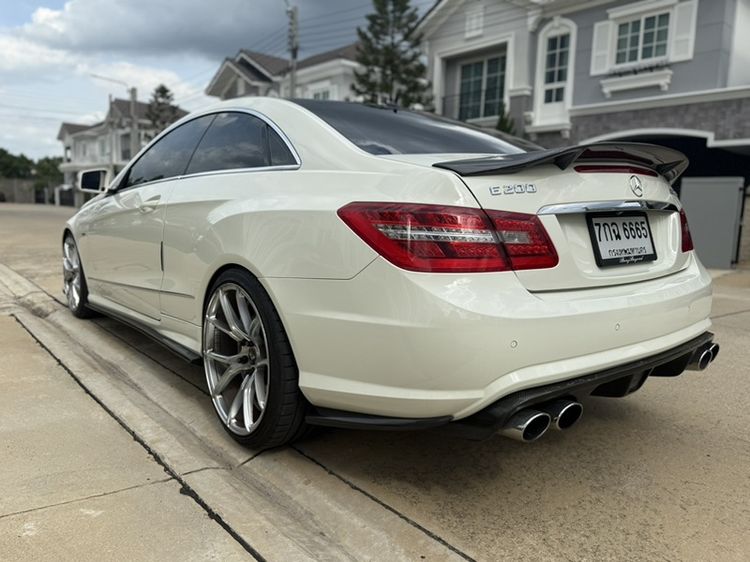 Mercedes-Benz E-Class 2011 E200 CGI Sedan เบนซิน ไม่ติดแก๊ส เกียร์อัตโนมัติ ขาว รูปที่ 4