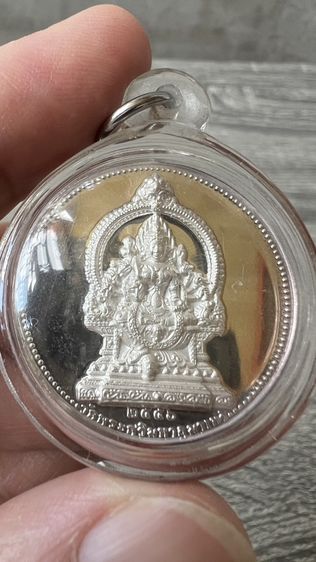 เหรียญพระแม่อุมาเทวี หลังพระแม่ลักษมี วัดแขก สีลม