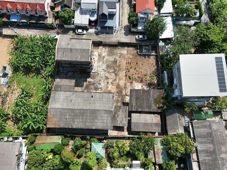 ขายที่ดินพร้อสิ่งปลูกสร้าง400วา สุขุมวิท