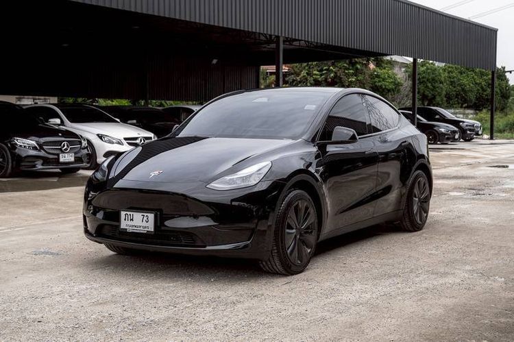 รถ Tesla Model Y Long Range AWD สี ดำ