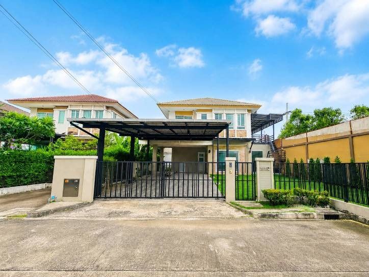 Land and Houses ขายบ้านเดี่ยว 2 ชั้น หลังริม หมู่บ้านมัณฑนา รามอินทรา–วงแหวน