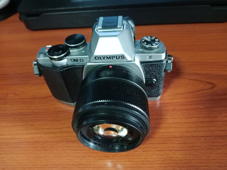 กล้องมิลเลอร์เลส ไม่กันน้ำ Olympus OMD-EM10 Touch-Screen Lens Fix