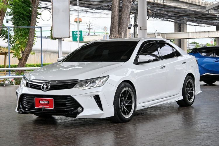 รถ Toyota Camry 2.0 G Extremo สี ขาว