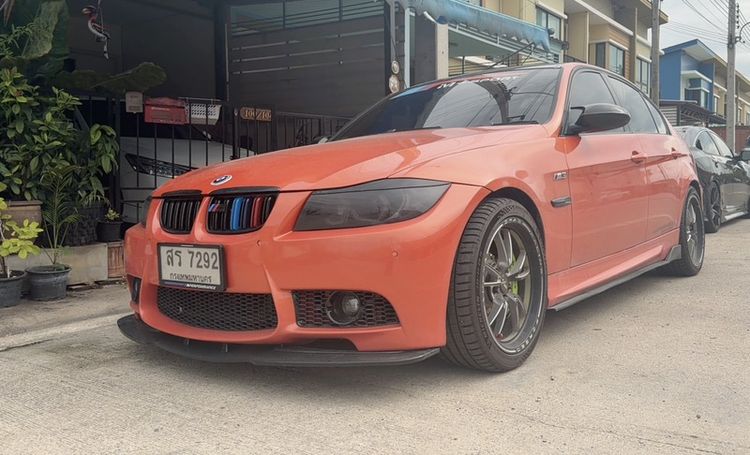 รถ BMW Series 3 318i สี ส้ม