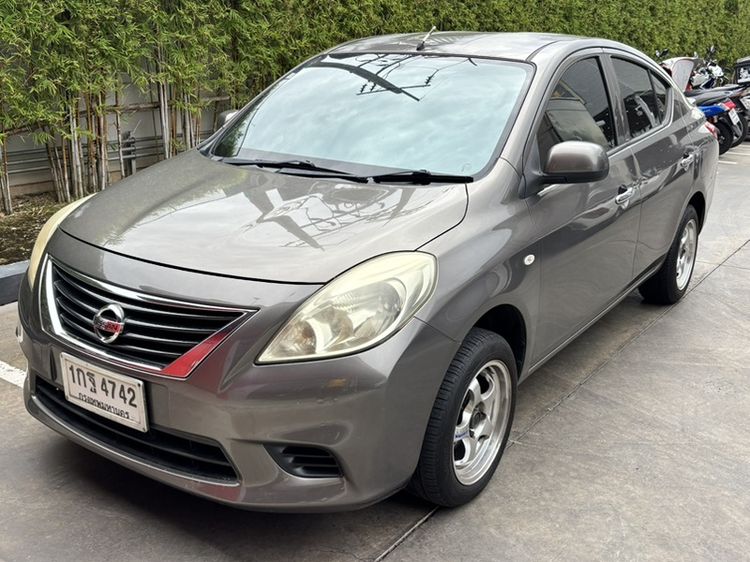รถ Nissan Almera 1.2 E สี น้ำตาล